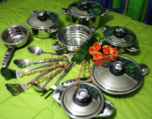 "BAVARIA" BLEV METAL 18 PCE POT SET by VON STAINER