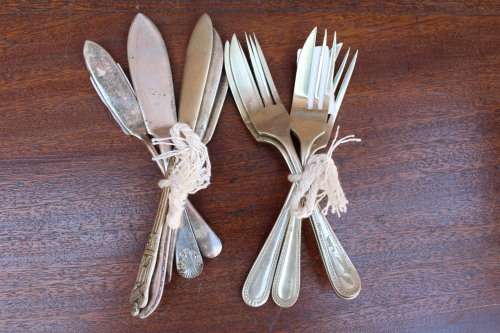 Collection of Vintage Cutlery (4 forks and 5 knives)