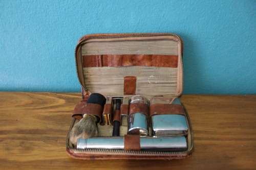 Stunning Shaving Kit in Original Leather Case