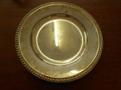 Lovely Vintage Plate (Possibly silver plated, no markings on bottom) 15cm Diameter