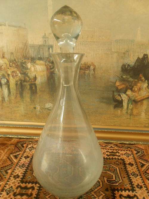 Vintage Decanter (29cm tall, base: 7cm diameter)