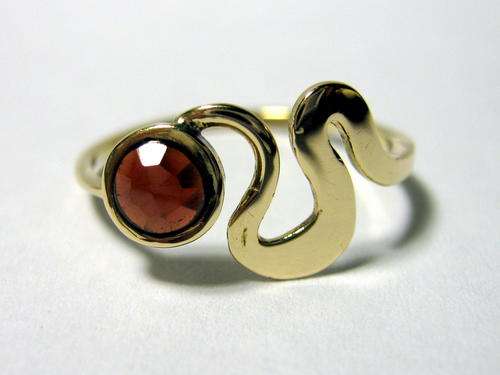 Solid 18ct Gold Ring - BARGAIN