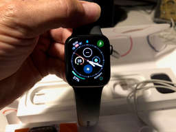 Apple Watch 4 - 40mm Space Grey
