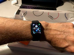 Apple Watch 4 - 40mm Space Grey