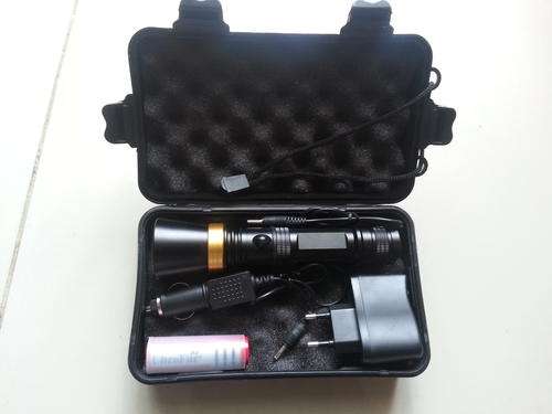Rechargeable Tactical LED flashlight kit - 1200 Lumens