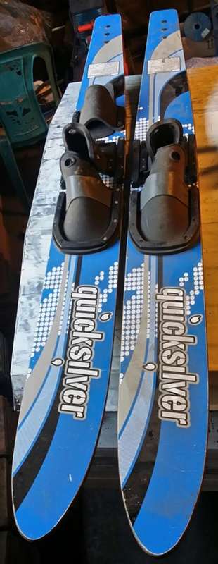 Pair of Brand new QuickSilver Pro Waterskis