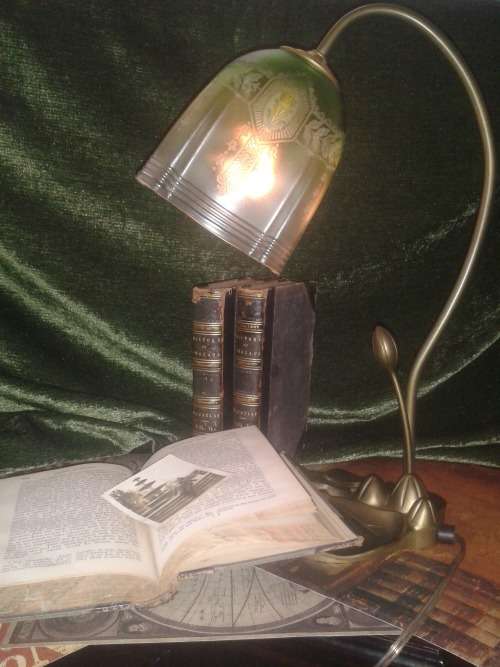 Table Lamp With Beautiful Glass Shade