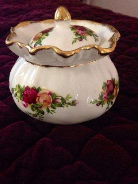 Royal Albert Sugar bowl