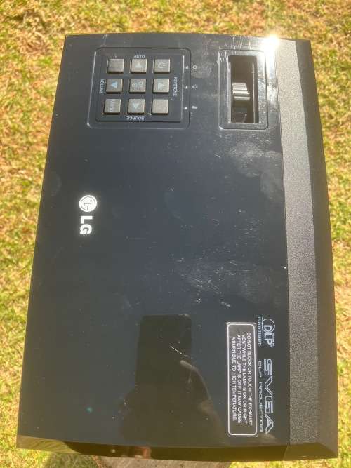 LG BS275 DLP Projector
