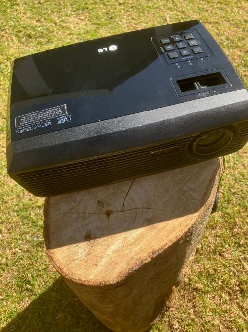 LG BS275 DLP Projector