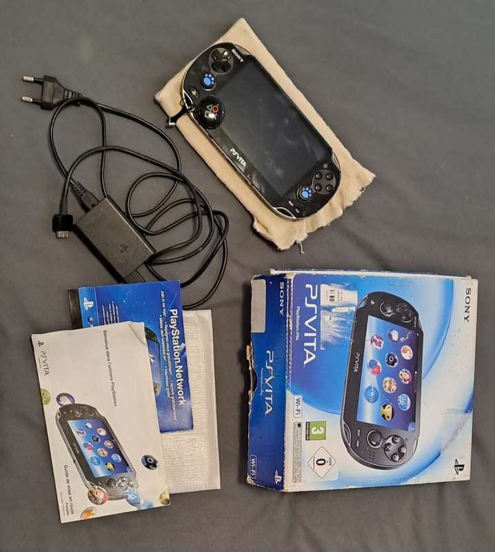 SONY PLAYSTASION VITA (Wi-Fi model) (Chrystal Black)