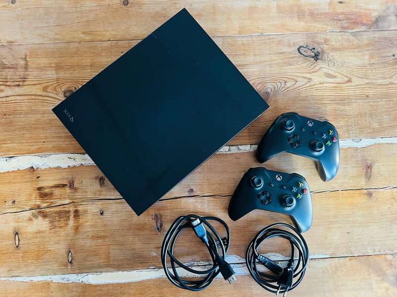 Xbox One X 1TB (Prestine) (Lady Owner)