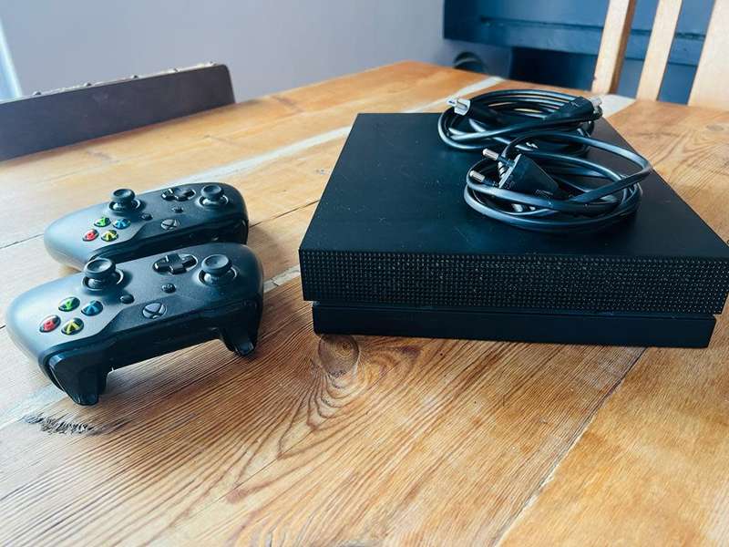 Xbox One X 1TB (Prestine) (Lady Owner)