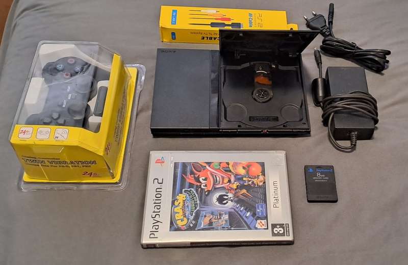 EXCELLENT PlayStation 2 Slim BUNDLE!