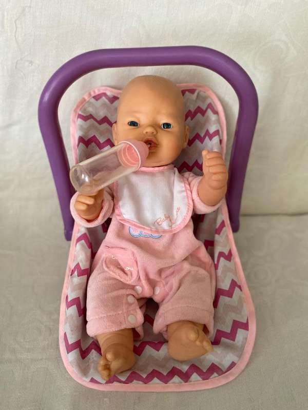 Baby Amore in chair