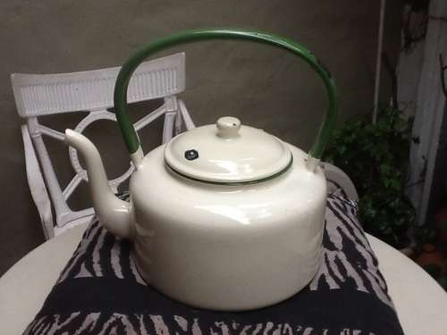 A Lovely Vintage Beige Enamel Kettle/Coffey Pot.
