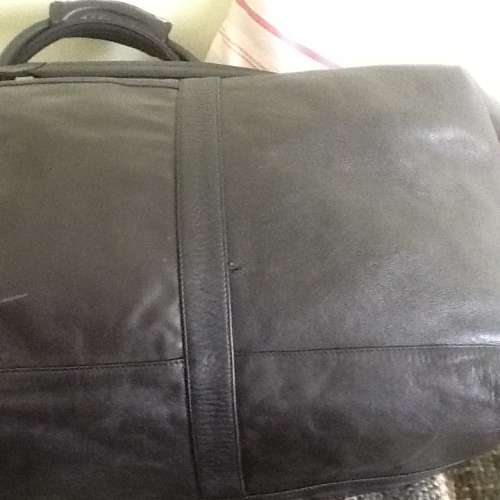 A Beautiful Black Leather Holdall.