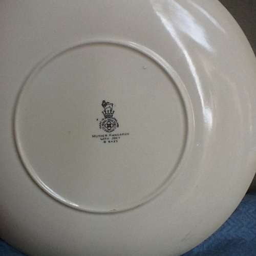 A Royal Daulton Vintage Kangaroo with Joey Display Plate. D 6423.
