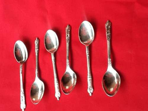 A Beautiful Set of Six Silver Plated Apostle Teaspoons.