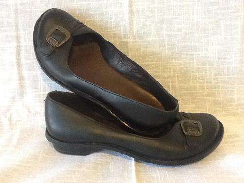 A Pair of Black Leather Shoes, Size 38.