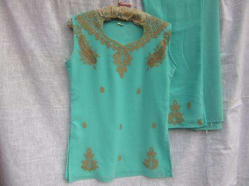 A Green Three Piece Pants Suit, Top, Pants and Shash.  Size : Small.