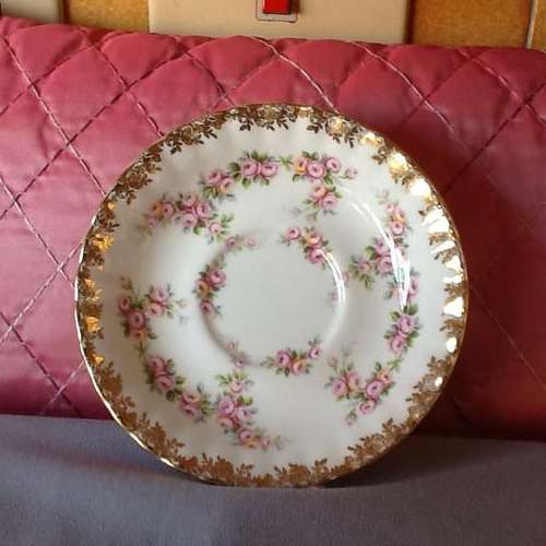 A Royal Albert Saucer "Dimity Rose".