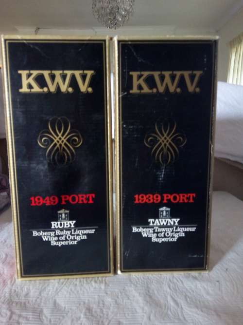 KWV 1939 and 1948 vintage port set