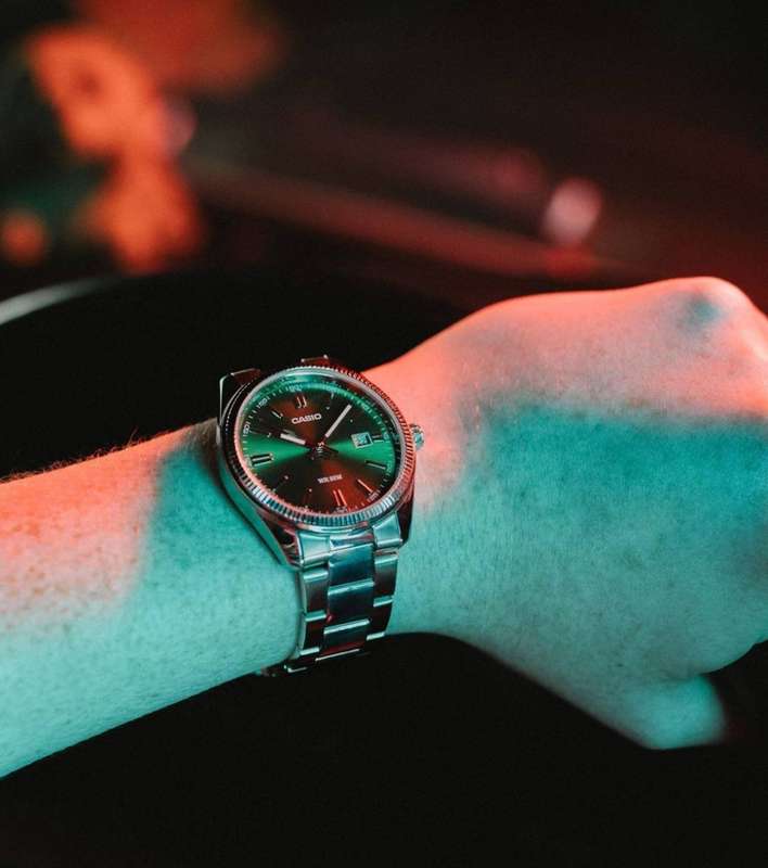 Casio MTP-1302PD-3AVEF Analogue Quartz (38.5mm) Forest Green Sunray Dial / Stainless Steel Bracelet