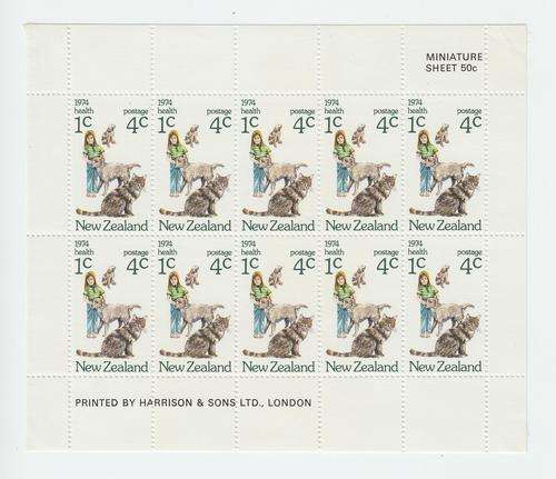 NEW ZEALAND-1974 HEALTH MINI SHEET VFM-HINGE REM R390.00
