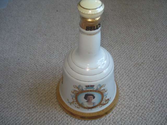 SCARCE-60th BIRTHDAY QUEEN ELIZABETH COMMEMORATION LIMITED EDITION 750ml-SEALED DECANTER-SEE BELOW
