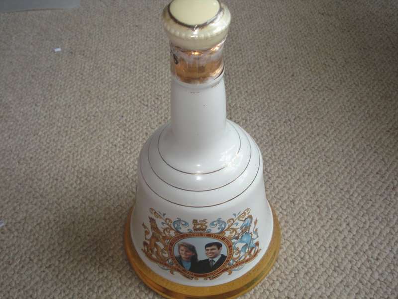 VERY SCARCE 1986 BELLS DECANTER-FULL 750ml SEALED !!!-SEE BELOW !!!!!!!