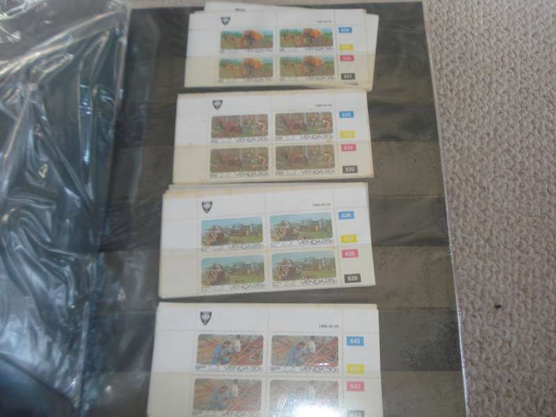 SCARCE HIGH VALUE LOT ABOUT 200+ CONTROLS UNMOUNTED MINT R2400.00++