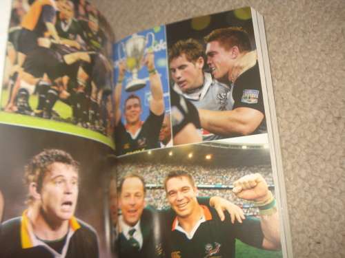 SCARCE BOOK SIGNED BY LEGEND JOHN SMIT-SA RUGBY CAPTAIN
