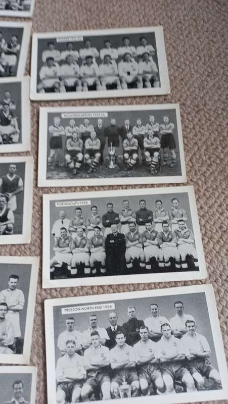 LOVELY SCARCE CARDS !!     " THE NEW HOTSPUR FAMOUS TEAMS IN FOOTBALL HISTORY " SEE BELOW