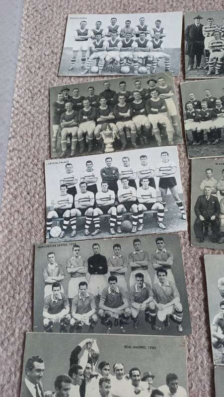 LOVELY SCARCE CARDS !!     " THE NEW HOTSPUR FAMOUS TEAMS IN FOOTBALL HISTORY " SEE BELOW