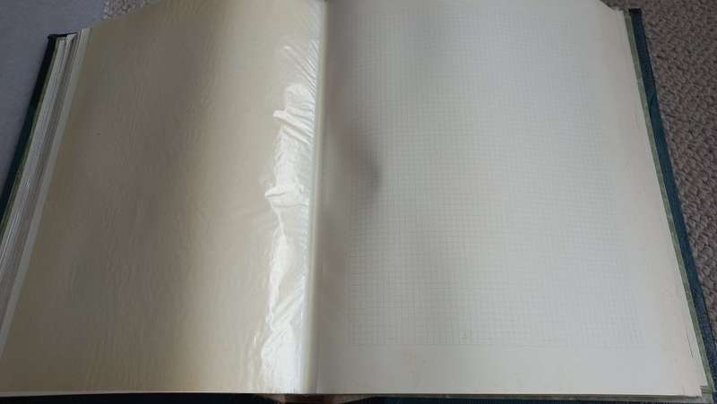 Lovely new " The utile hinged leaf album " Start a new collection !!!