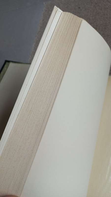 Lovely new " The utile hinged leaf album " Start a new collection !!!