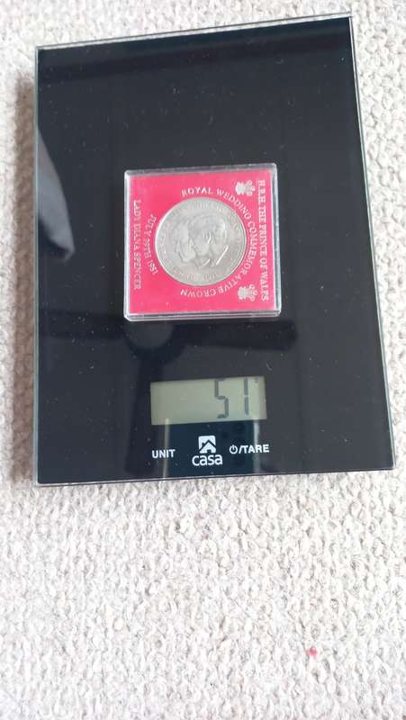 LADY DI 1981 COMMEMORATIVE CROWN MEDALLION IN ORIGINAL BOX !!