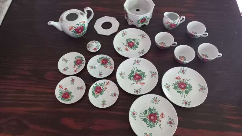 A BEAUTIFUL AUSTRIAN PORCELAIN TEA SET-NO CHIPS ALL PERFECT NB NB READ BELOW