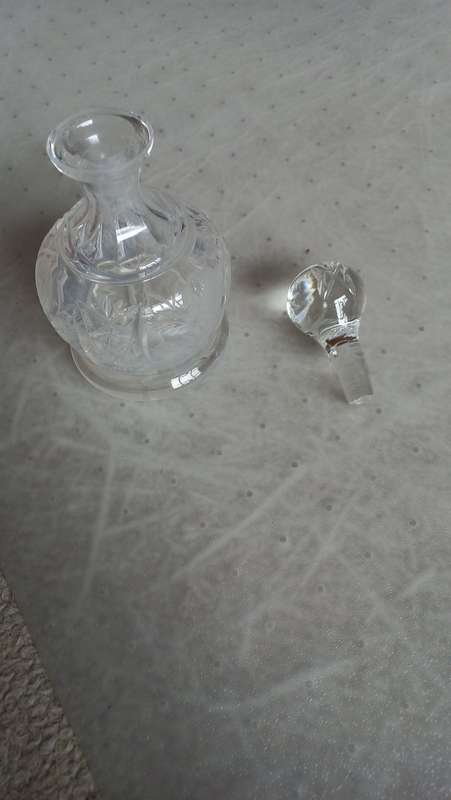 LOVELY DANISH DECANTER HEAVY 438 grams AND 165 mm TALL-READ BELOW
