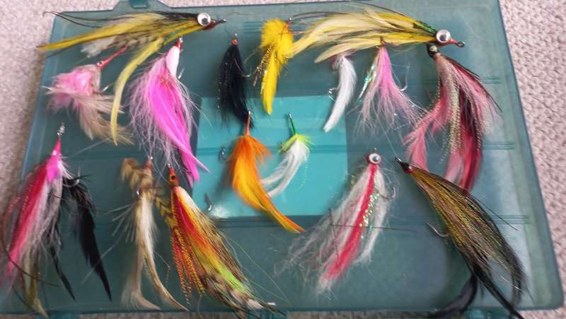 VERY EXPENSIVE LOT OF MORE THAN 100 FISHING FLIES MOSTLY SUPERB AND FOR SALT WATER