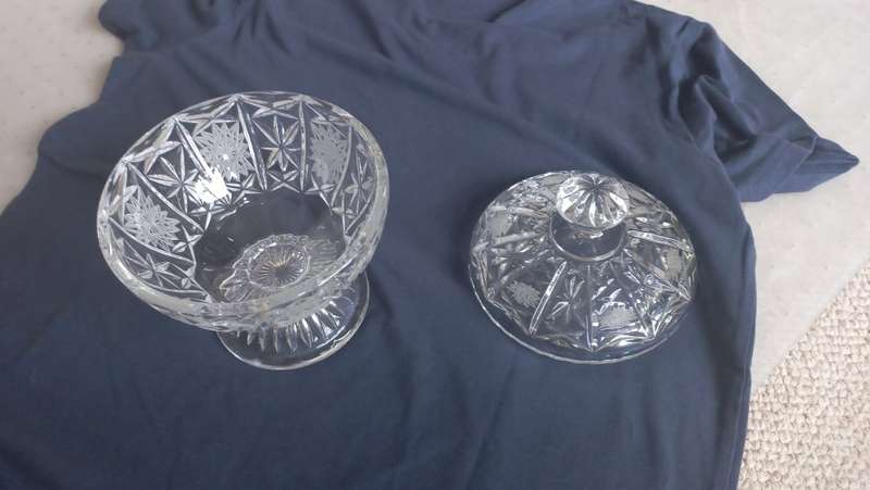 A VERY FINE HAND MADE DANISH CRYSTAL BOWL WITH LID 1.5Kgs !!! EX DANISH CONSULATE !!!