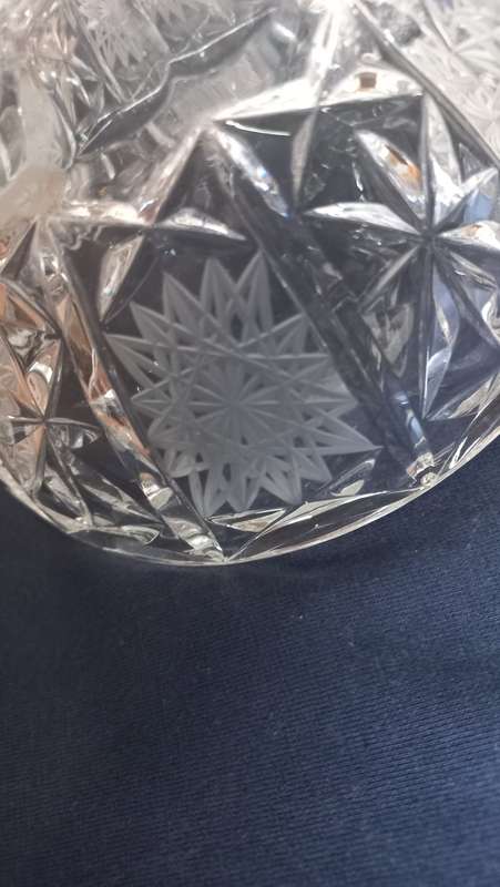 A VERY FINE HAND MADE DANISH CRYSTAL BOWL WITH LID 1.5Kgs !!! EX DANISH CONSULATE !!!