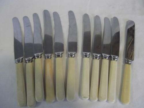 LUCKY ELEVEN BONE HANDLE KNIFES