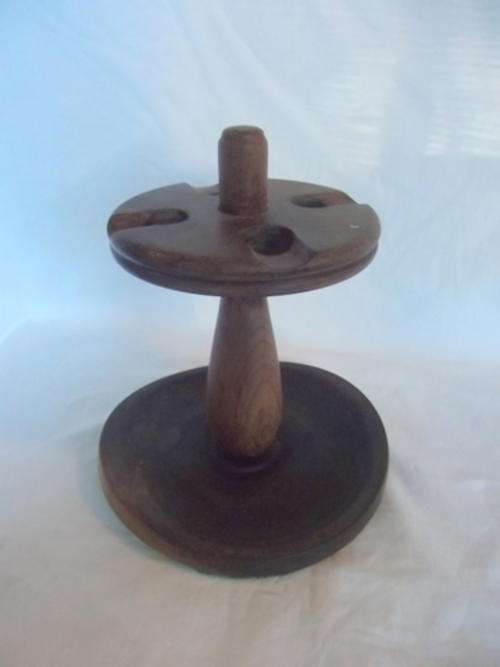 STUNNING STINKHOUT PIPE STAND