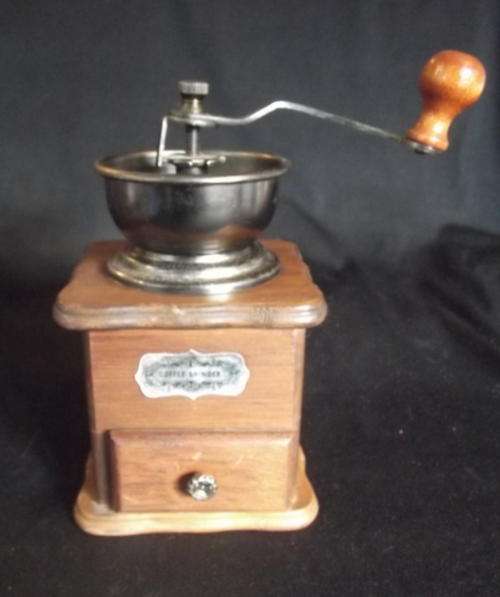 LOVELY AND WORKING COFFEE GRINDER