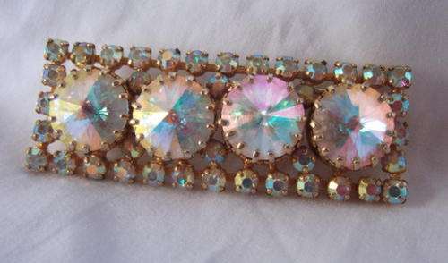 PRETTY RAINBOW CRYSTAL BROOCH   VINTAGE AND PERFECT