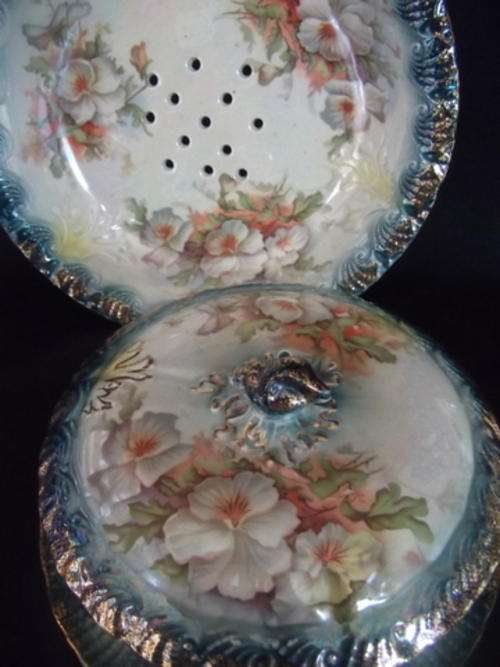 VICTORIAN SOAP AND TALCUM POWDER SET - ABSOLUTELY FABULOUSLY BEAUTIFULL