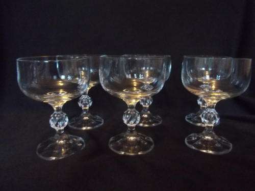 A GORGEOUS SET OF CRYSTAL GLASSES