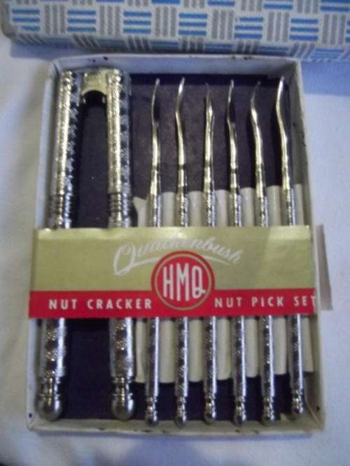 EXCELLENT NUT CRACKER AND NUT PICK SET